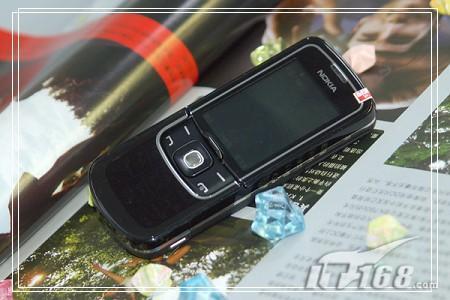 品味生活诺基亚高端滑盖8600跌至3300