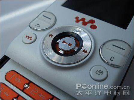 超值之选索爱滑盖音乐机W580c破两千