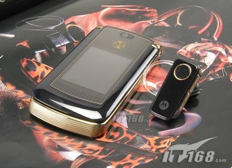 超薄刀锋摩托智能V8黄金版售1840元